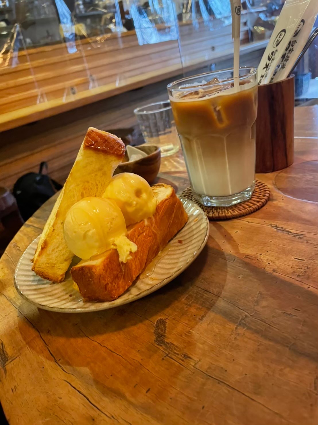 カフェオレとハニートースト